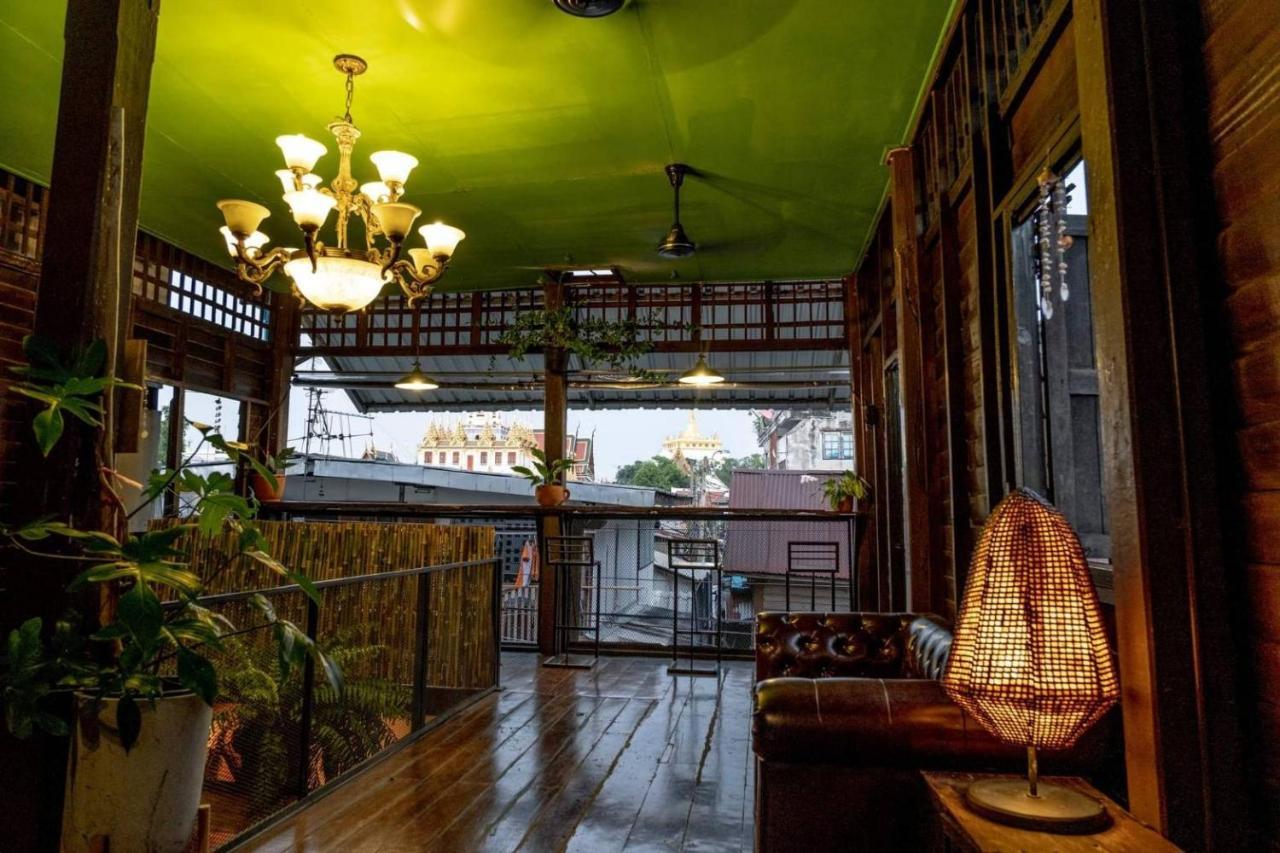 Non House Bangkok บ้านนอนโฮสเทล Екстериор снимка