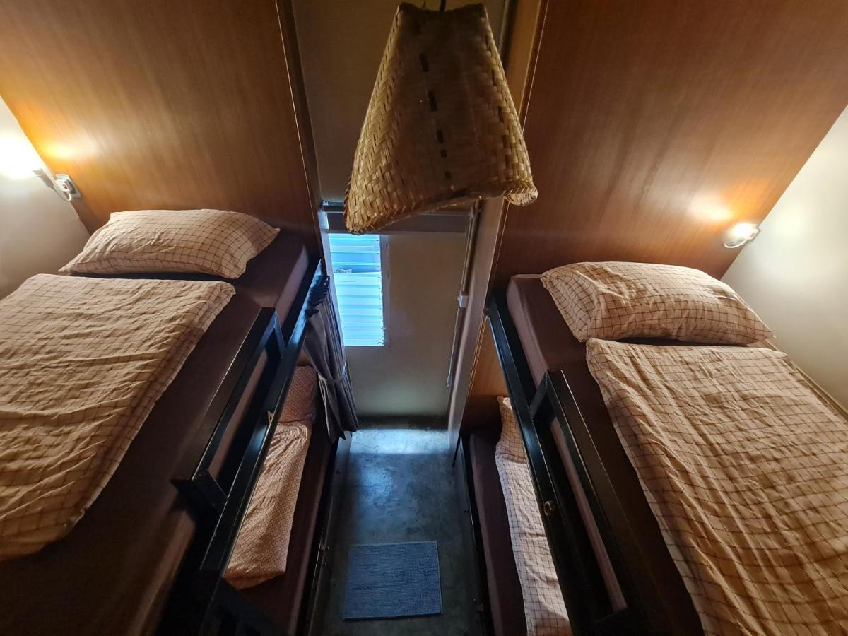 Non House Bangkok บ้านนอนโฮสเทล Стая снимка
