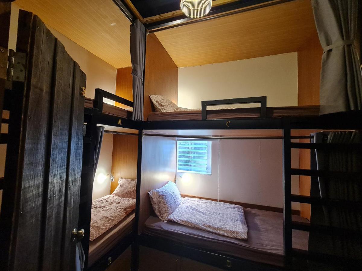 Non House Bangkok บ้านนอนโฮสเทล Екстериор снимка