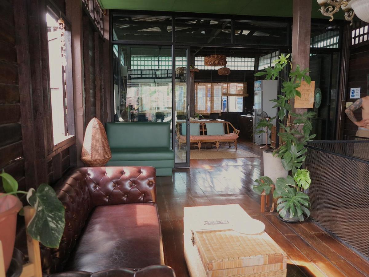 Non House Bangkok บ้านนอนโฮสเทล Екстериор снимка