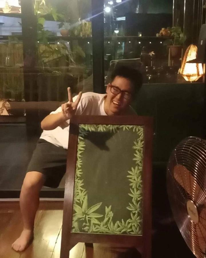 Non House Bangkok บ้านนอนโฮสเทล Екстериор снимка